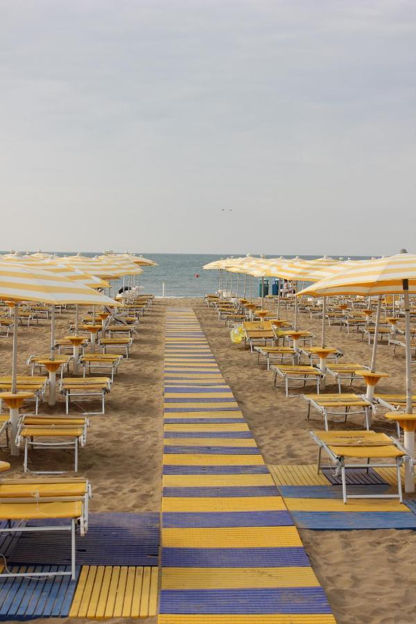 Hotel Marina Lido di Jesolo Exterior photo